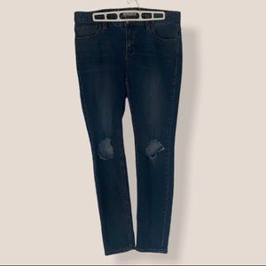 Free People size 29 distressed skinny jeans